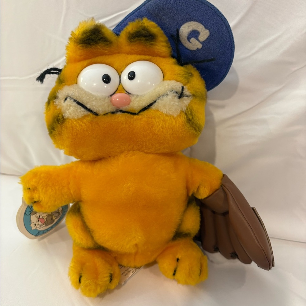 Rare 1978 Garfield Baseball Hero collectable with Tag. - Picture 2 of 7
